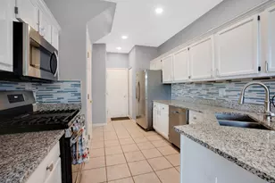 698 N Western Ln, Addison, IL 60101 - Photo 5