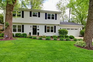 129 S Adams St, Hinsdale, IL 60521 - Photo 1