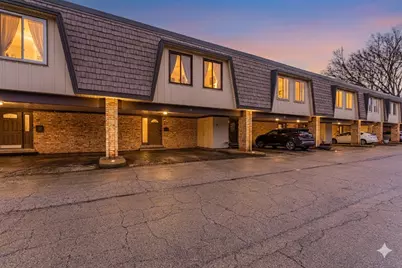 11 Cour Caravelle #11, Palos Hills, IL 60465 - Photo 3