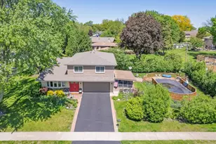 534 E Foster Ave, Roselle, IL 60172 - Photo 1