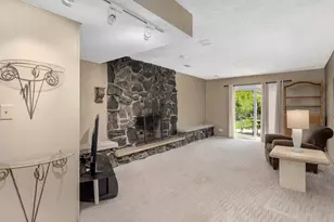 534 E Foster Ave, Roselle, IL 60172 - Photo 19