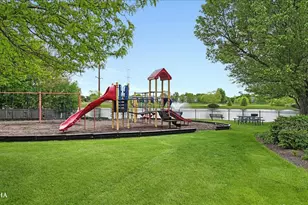 1886 N Wentworth Circle N, Romeoville, IL 60446 - Photo 37