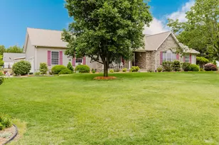 15136 Eastland Rd, Marion, IL 62959 - Photo 3