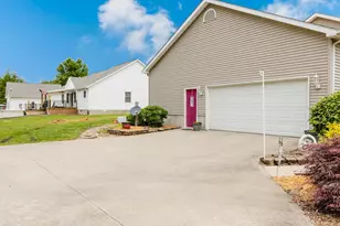 15136 Eastland Rd, Marion, IL 62959 - Photo 5