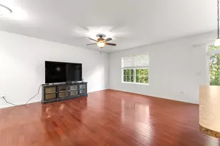 2715 Blakely Ln, Naperville, IL 60540 - Photo 5