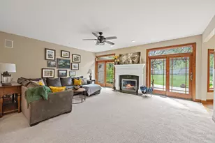 2907 Fawn Trail Ct, Prairie Grove, IL 60012 - Photo 9