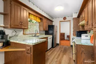6S437 Hankes Rd, Aurora, IL 60506 - Photo 5
