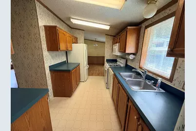 2136 Hillview Drive, Princeton, IL 61356 - Photo 11