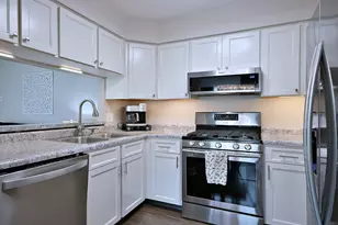 1475 Garnet Cir, Hoffman Estates, IL 60192 - Photo 13