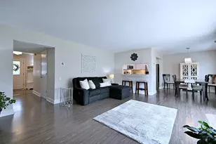 1475 Garnet Cir, Hoffman Estates, IL 60192 - Photo 5