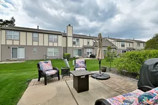 1475 Garnet Cir, Hoffman Estates, IL 60192 - Photo 25
