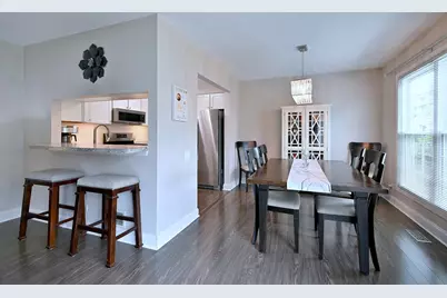 1475 Garnet Circle, Hoffman Estates, IL 60192 - Photo 11