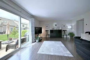 1475 Garnet Cir, Hoffman Estates, IL 60192 - Photo 7