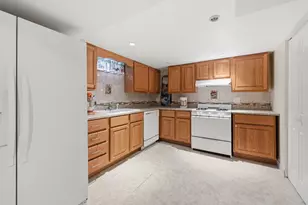 329 E Myrick Ave, Addison, IL 60101 - Photo 21