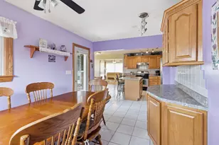 329 E Myrick Ave, Addison, IL 60101 - Photo 7