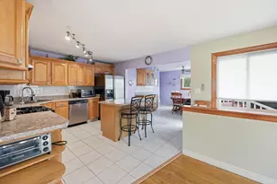 329 E Myrick Ave, Addison, IL 60101 - Photo 5