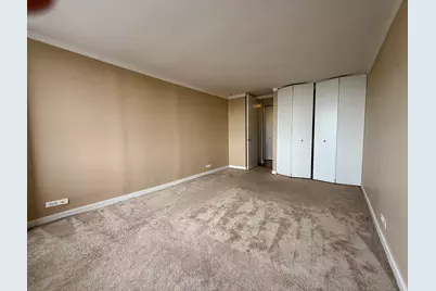 655 W Irving Park Road #4406, Chicago, IL 60613 - Photo 15