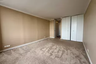 655 W Irving Park Rd, Chicago, IL 60613 - Photo 15