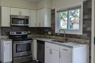 508 Bristol Ln, Schaumburg, IL 60194 - Photo 5
