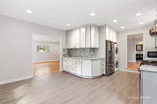 4939 Farwell Ave, Skokie, IL 60077 - Photo 9