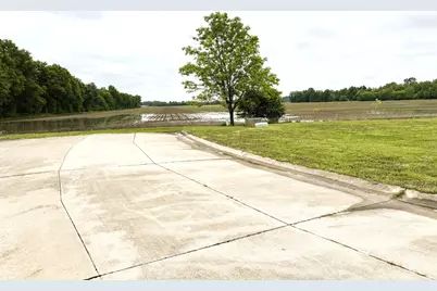 4 Coronado Drive, Centralia, IL 62801 - Photo 3