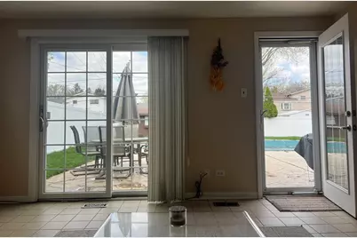 260 Brentwood Drive, Des Plaines, IL 60016 - Photo 3