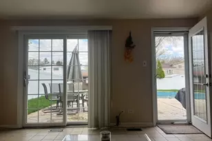 260 Brentwood Dr, Des Plaines, IL 60016 - Photo 3