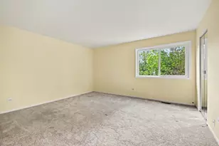 7 Oriole Ct, Woodridge, IL 60517 - Photo 9