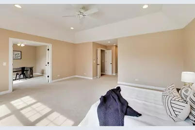 1212 W Clarendon Road, Arlington Heights, IL 60004 - Photo 23