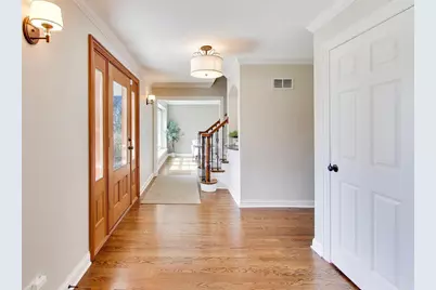 1212 W Clarendon Road, Arlington Heights, IL 60004 - Photo 3