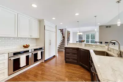 1212 W Clarendon Road, Arlington Heights, IL 60004 - Photo 13