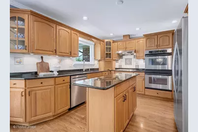 6457 Rodgers Drive, Willowbrook, IL 60527 - Photo 7