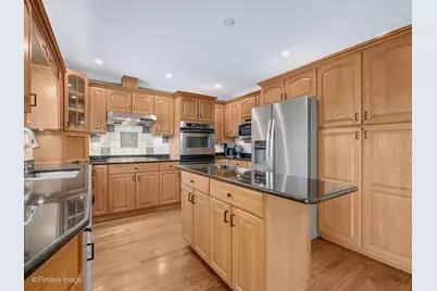 6457 Rodgers Drive, Willowbrook, IL 60527 - Photo 9