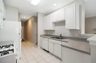 1251 Townes Cir, Aurora, IL 60502 - Photo 9