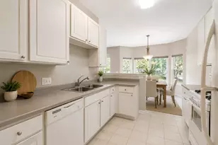 1251 Townes Cir, Aurora, IL 60502 - Photo 7