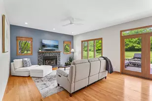 2212 Crystal Way, Crystal Lake, IL 60012 - Photo 7