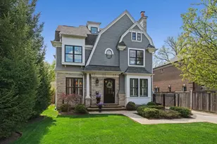 1482 Edgewood Ln, Winnetka, IL 60093 - Photo 1