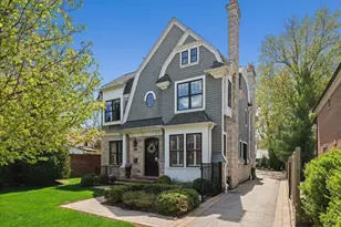 1482 Edgewood Ln, Winnetka, IL 60093 - Photo 3