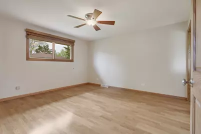 16W658 Therese Court, Willowbrook, IL 60527 - Photo 15