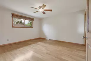 16W658 Therese Ct, Willowbrook, IL 60527 - Photo 15