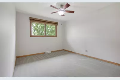 16W658 Therese Court, Willowbrook, IL 60527 - Photo 17