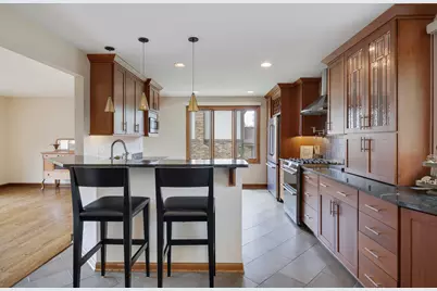 16W658 Therese Court, Willowbrook, IL 60527 - Photo 7