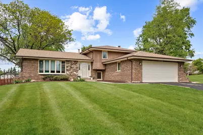 16W658 Therese Court, Willowbrook, IL 60527 - Photo 1