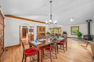 43W870 McDonald Rd, Elgin, IL 60124 - Photo 9