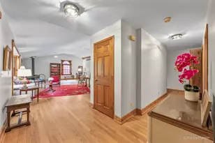 43W870 McDonald Rd, Elgin, IL 60124 - Photo 3