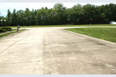 53 Pine Hurst Place, Centralia, IL 62801 - Photo 3