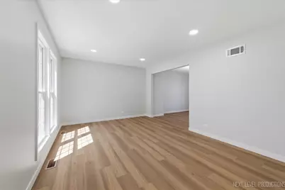 1340 Nantucket Court, Carol Stream, IL 60188 - Photo 5