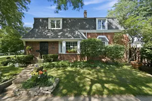 5801 N Kenton Ave, Chicago, IL 60646 - Photo 1