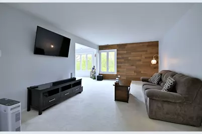 225 Lake Boulevard #560, Buffalo Grove, IL 60089 - Photo 5