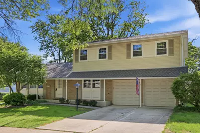828 N Glenn Drive, Palatine, IL 60074 - Photo 1